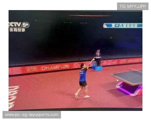 乒乓球转身暴抽引全场爆叫